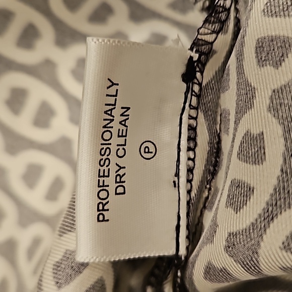 💕TORY BURCH💕 Long Sleeve Button Front Shirt Dress ~ 12 Geometric Chain Print - Picture 10 of 10